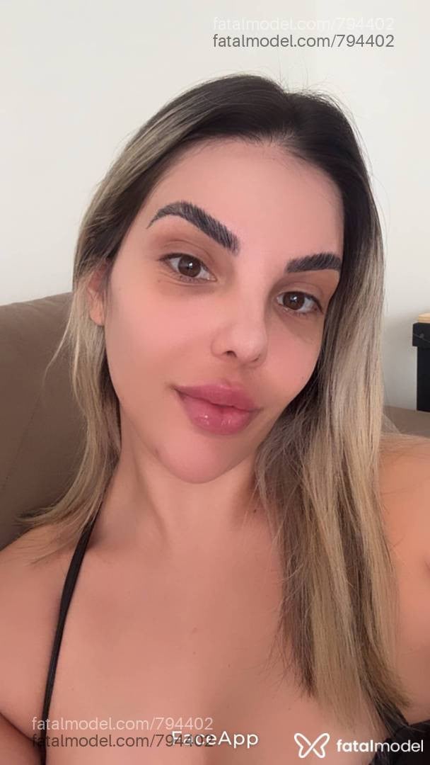 Acompanhante mulher loira (o) de olhos castanhos em Araranguá Acompanhante mulher loira (o) de olhos castanhos em Araranguá - Estella
