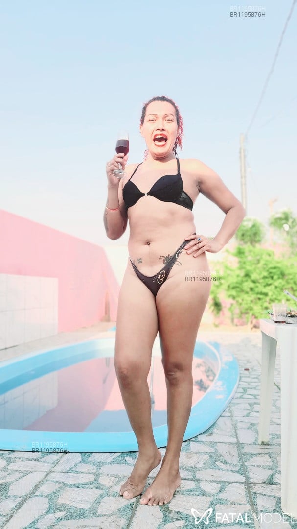 Acompanhante mulher trans ruiva (o) de olhos castanhos em Cáceres - Melissa mel