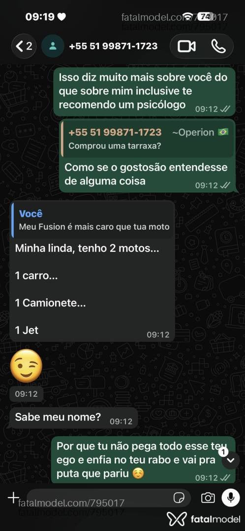 Acompanhante mulher morena (o) de olhos castanhos - Victoria