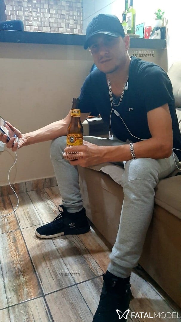 Acompanhante homem com cabelo castanho de olhos castanhos em Araraquara - Lord
