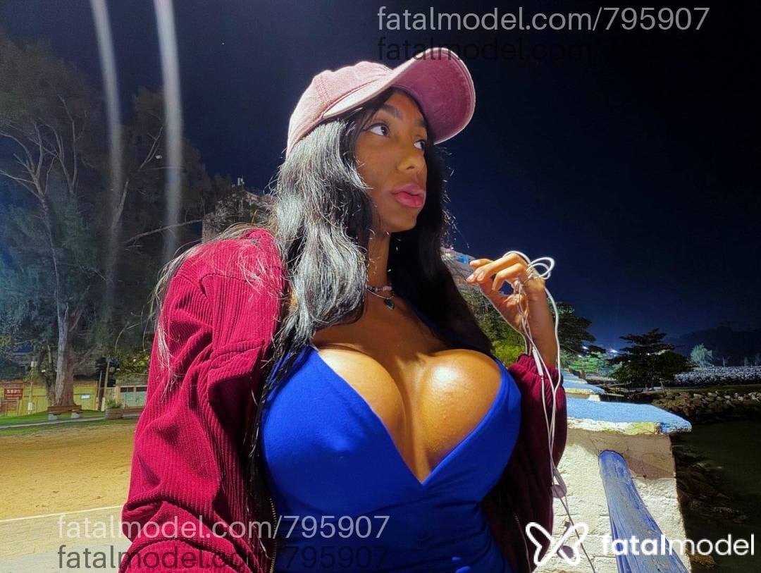 Acompanhante mulher trans morena (o) de olhos castanhos em Virtual - SÃMY LEÃO