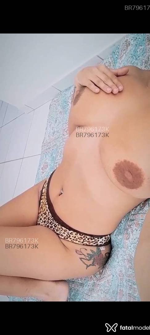 Acompanhante mulher morena (o) de olhos castanhos em Virtual Acompanhante mulher morena (o) de olhos castanhos em Virtual - Melissa