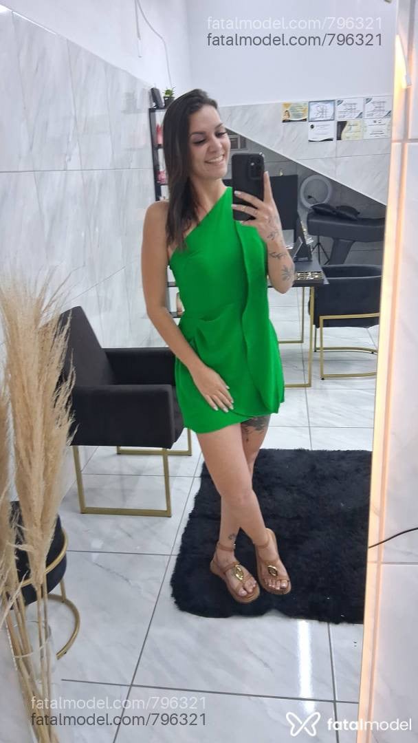 Acompanhante mulher com cabelo castanho de olhos castanhos - Fer nandinha