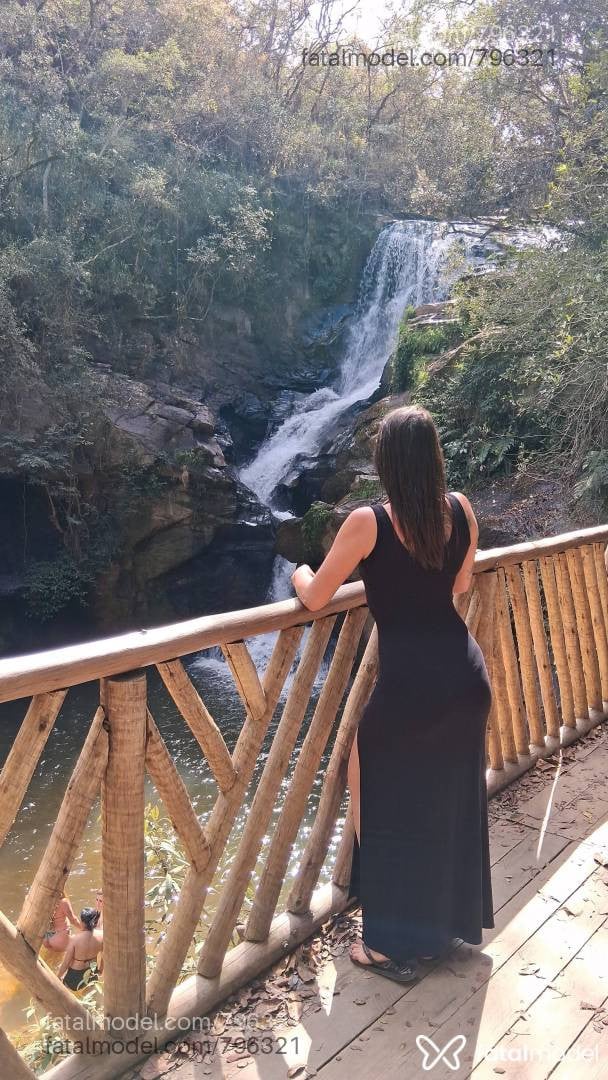 Acompanhante mulher com cabelo castanho de olhos castanhos - Fer nandinha