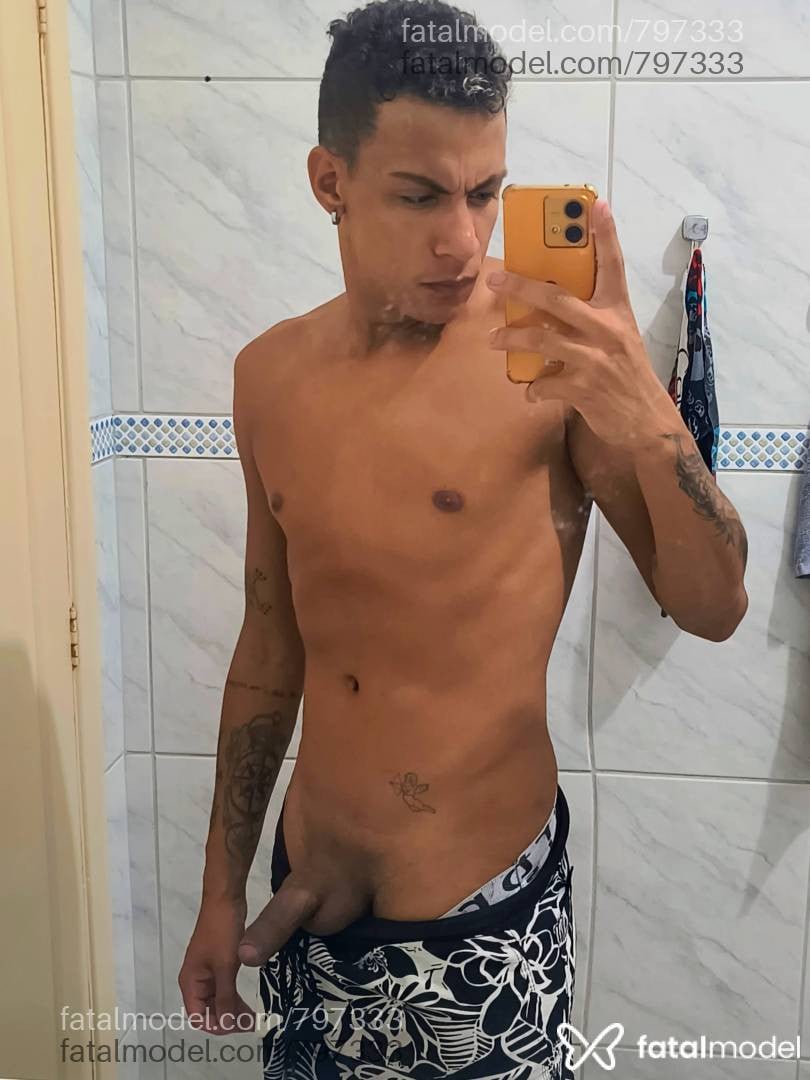 Acompanhante homem morena (o) de olhos pretos em Mogi das Cruzes Acompanhante homem morena (o) de olhos pretos em Mogi das Cruzes - Léo Tavares