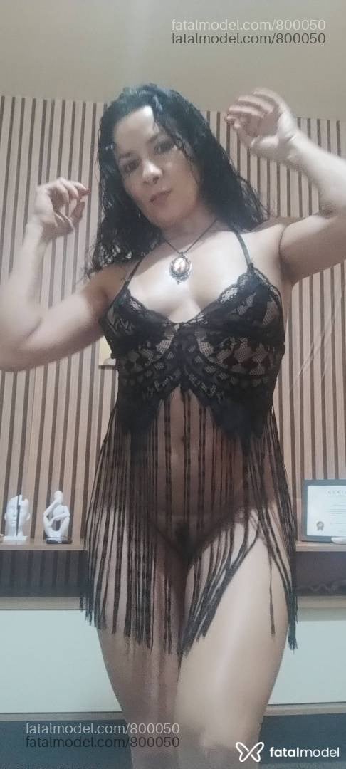 Acompanhante mulher morena (o) de olhos castanhos - Adriana Piero