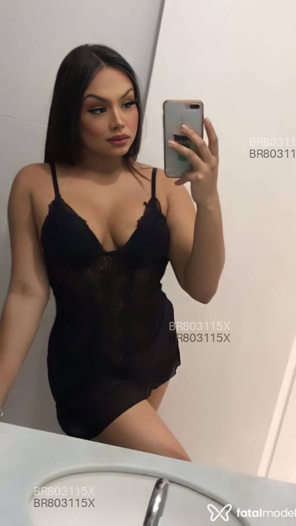 Acompanhante mulher com cabelo castanho de olhos castanhos em São Paulo Acompanhante mulher com cabelo castanho de olhos castanhos em São Paulo - Camila scarlett