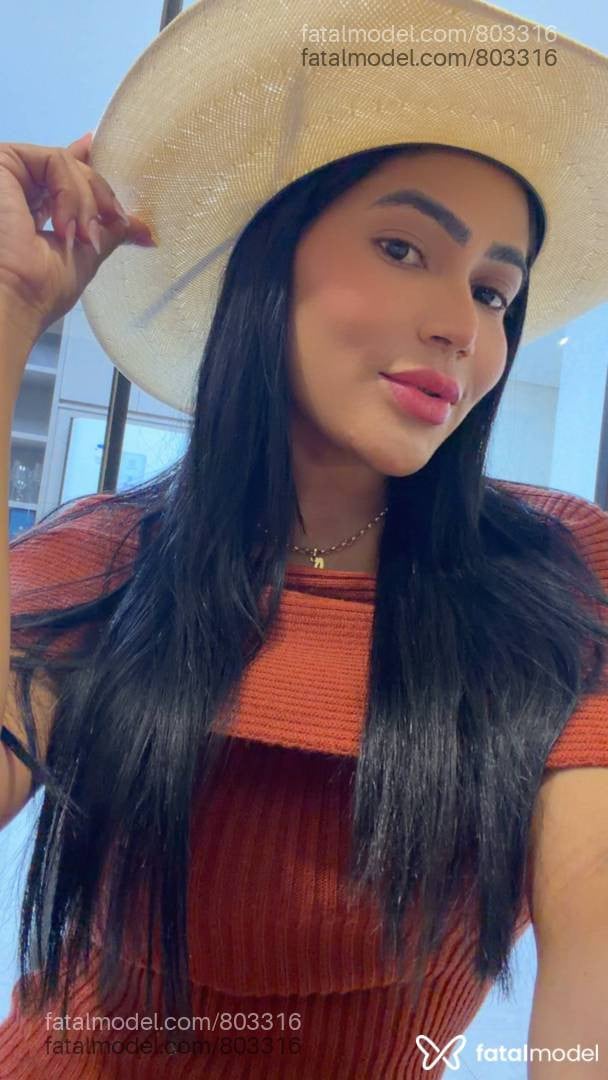 Acompanhante mulher morena (o) de olhos castanhos - Laryssa
