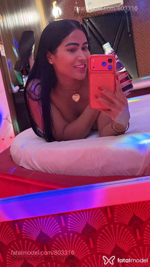 Acompanhante mulher morena (o) de olhos castanhos - Laryssa