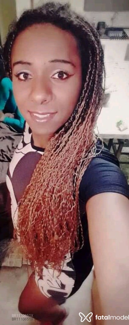 Acompanhante mulher trans morena (o) de olhos castanhos em Camaquã - Marcelly