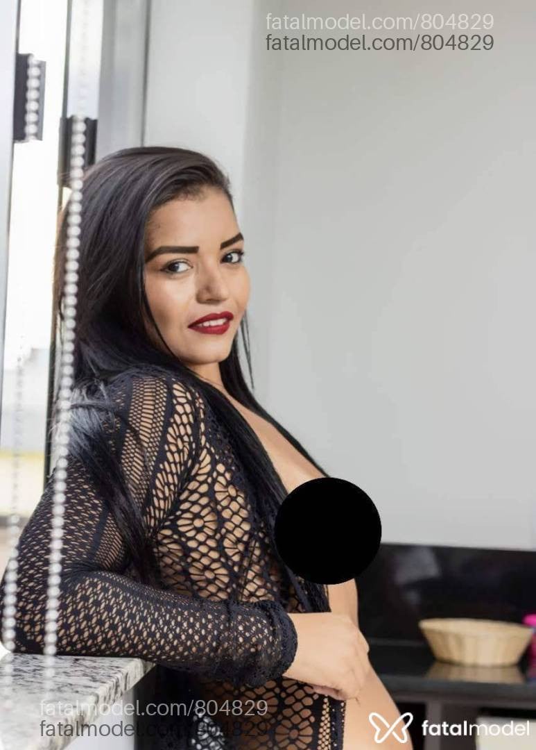 Acompanhante mulher com cabelo castanho de olhos castanhos - Paraaense