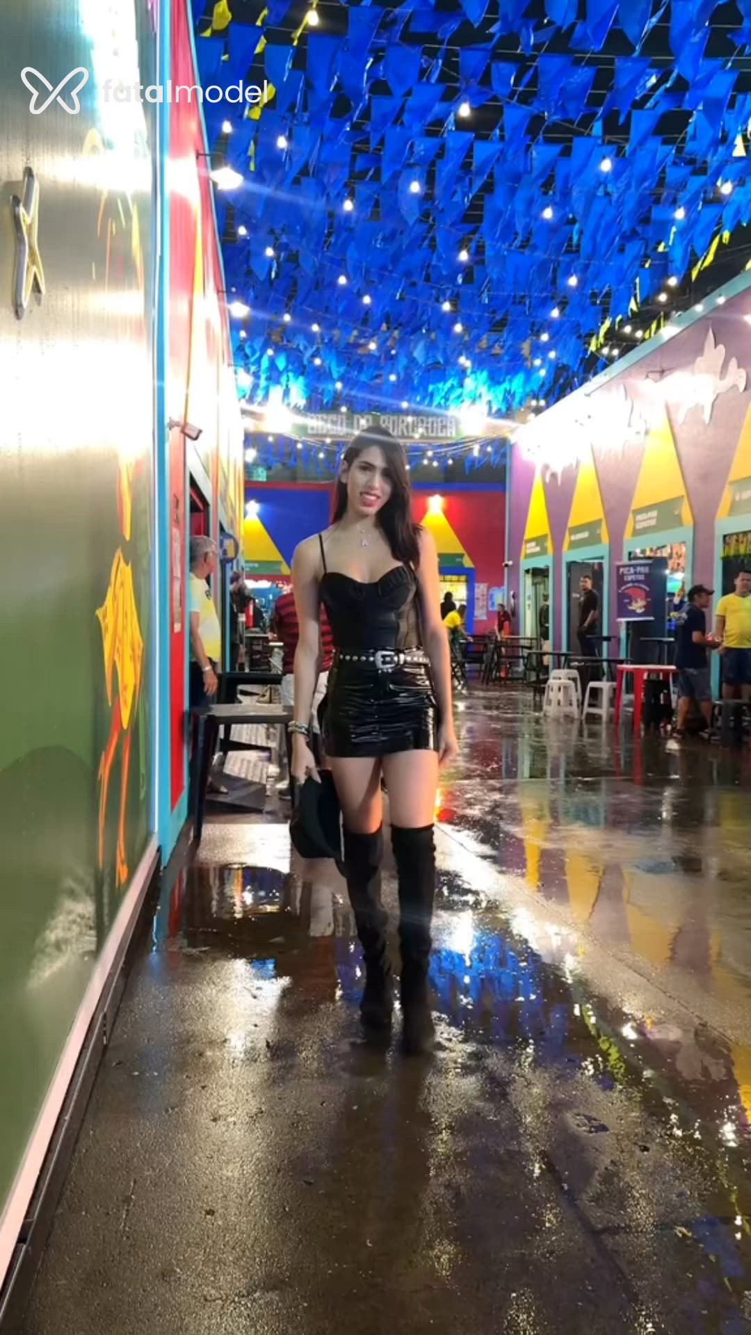 Acompanhante travesti morena (o) de olhos castanhos - Gaby Pinheiro