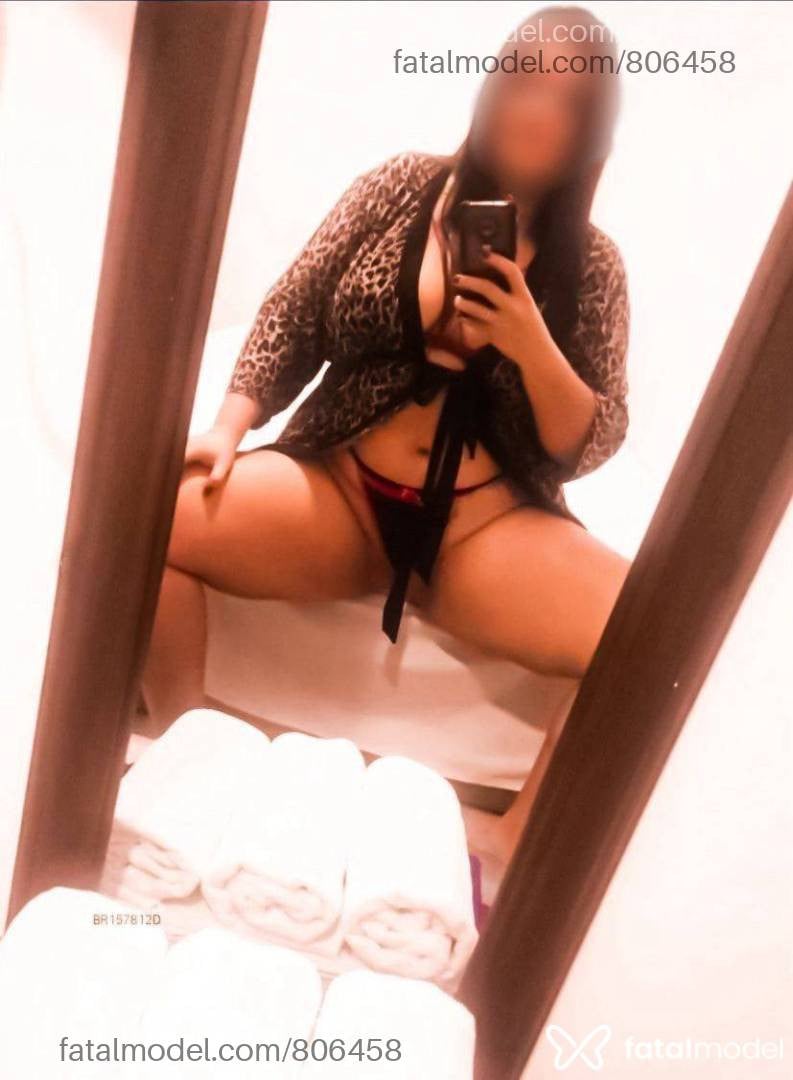 Acompanhante mulher com cabelo castanho de olhos castanhos - Natielly Damascen