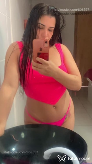 Acompanhante mulher com cabelo castanho de olhos verdes em Frederico Westphalen Acompanhante mulher com cabelo castanho de olhos verdes em Frederico Westphalen - NINA LINS