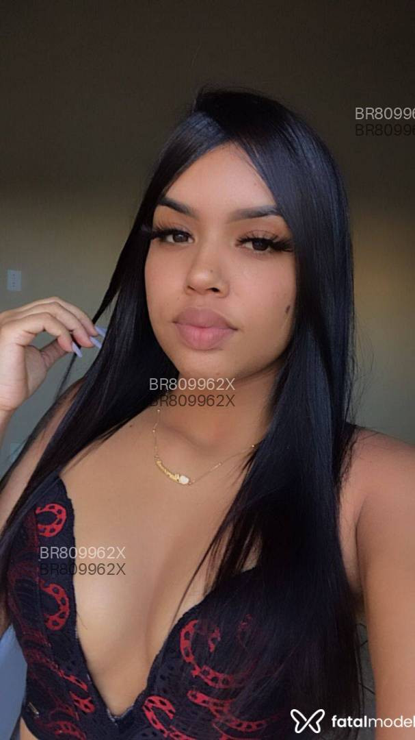Acompanhante mulher morena (o) de olhos castanhos em Uberlândia Acompanhante mulher morena (o) de olhos castanhos em Uberlândia - Samanta Schultz