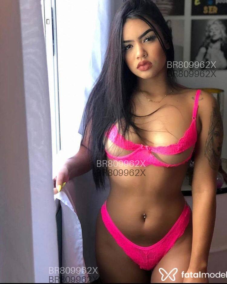 Acompanhante mulher morena (o) de olhos castanhos em Uberlândia Acompanhante mulher morena (o) de olhos castanhos em Uberlândia - Samanta Schultz