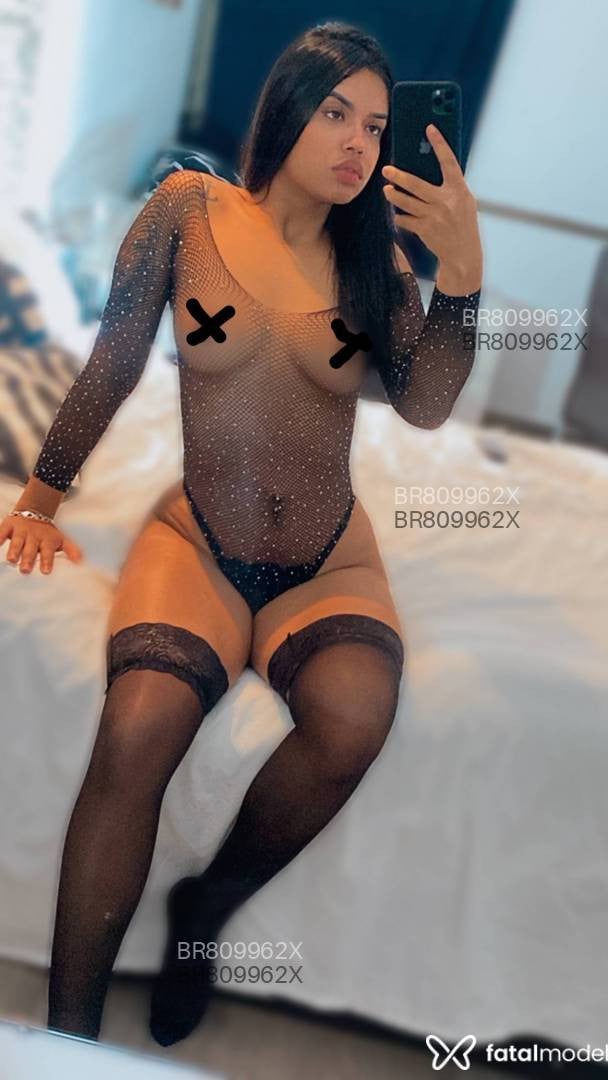 Acompanhante mulher morena (o) de olhos castanhos em Uberlândia Acompanhante mulher morena (o) de olhos castanhos em Uberlândia - Samanta Schultz