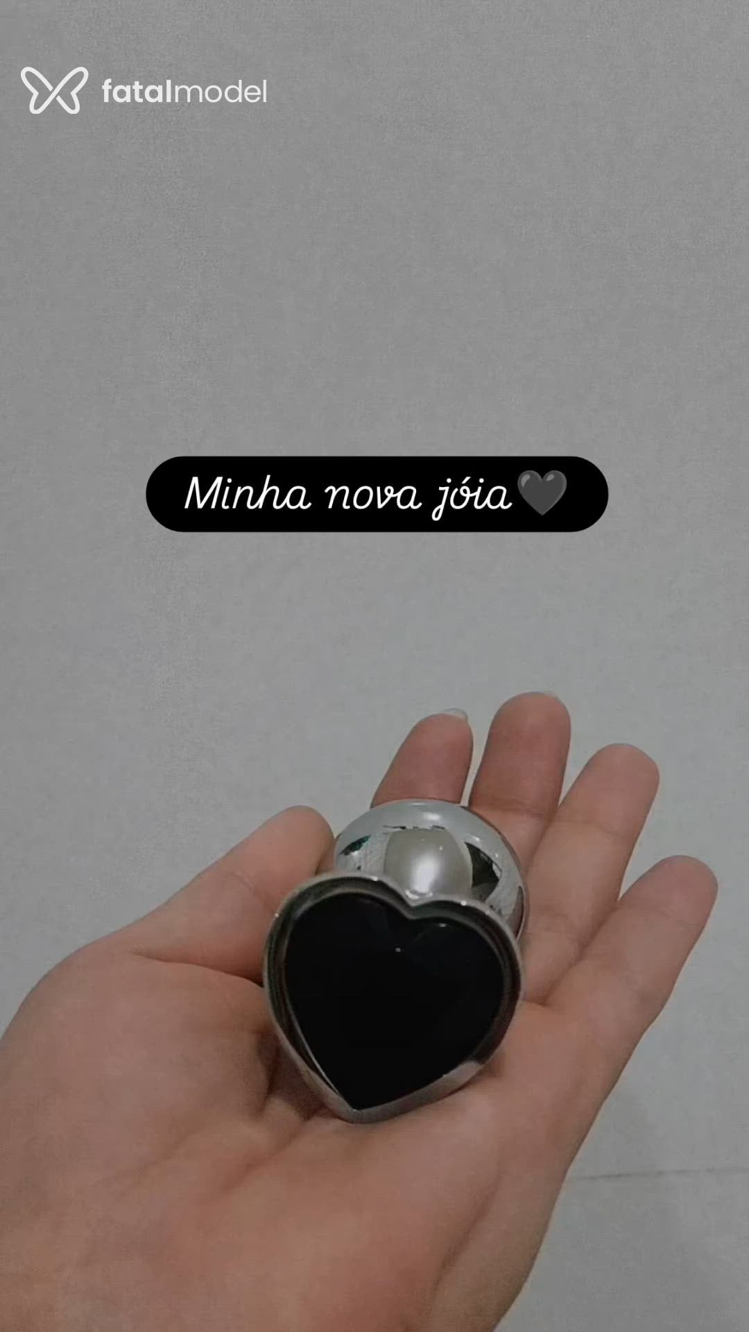Acompanhante mulher com cabelo castanho de olhos verdes - Maya Rios