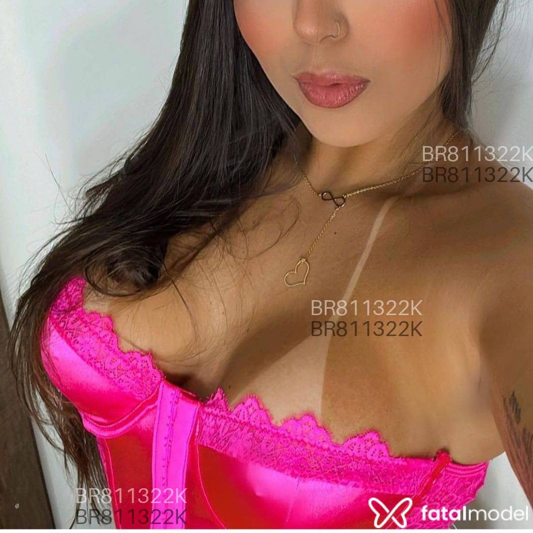 Acompanhante mulher trans com cabelo castanho de olhos mel em Navegantes - Amanda