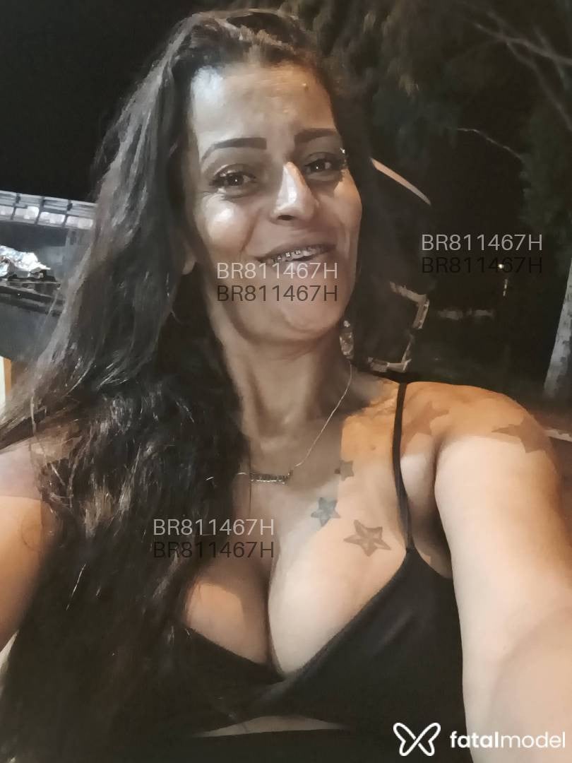 Acompanhante homem trans com cabelo castanho de olhos mel - Hillary kauanne