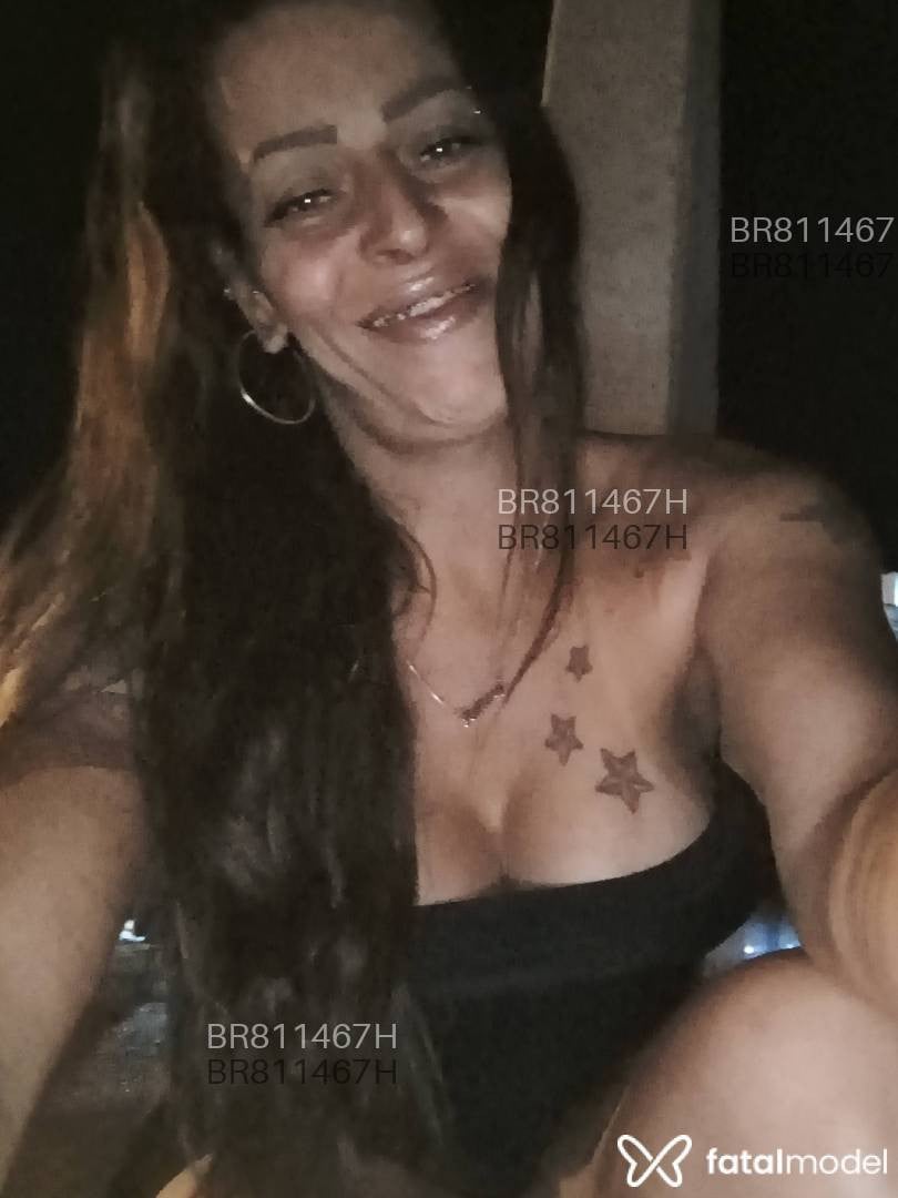 Acompanhante homem trans com cabelo castanho de olhos mel - Hillary kauanne