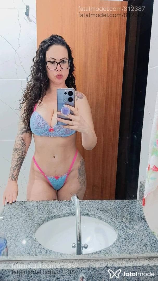 Acompanhante mulher com cabelo castanho de olhos castanhos - Amanda Soares
