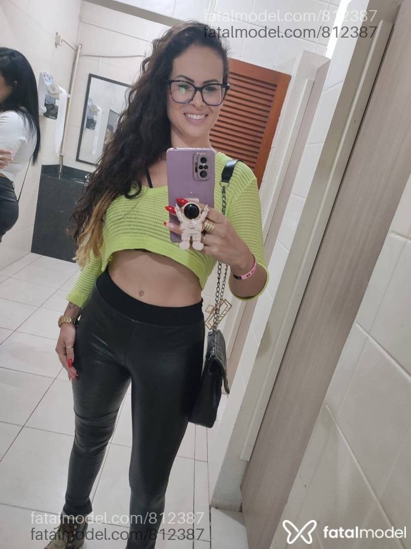 Acompanhante mulher com cabelo castanho de olhos castanhos - Amanda Soares