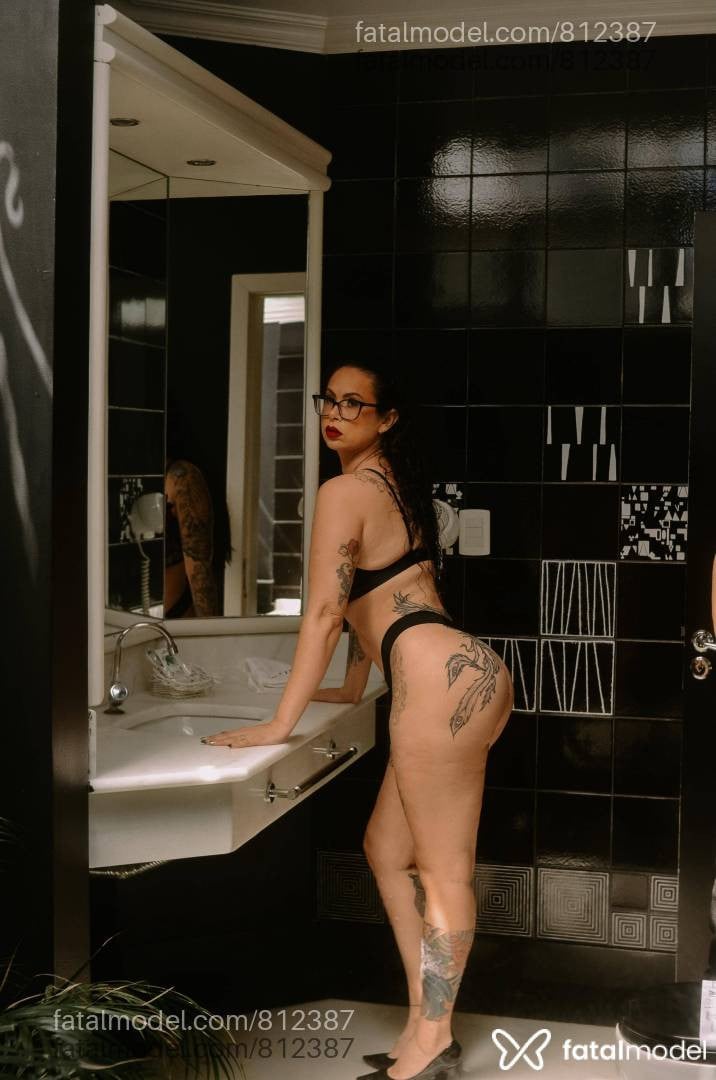 Acompanhante mulher com cabelo castanho de olhos castanhos - Amanda Soares