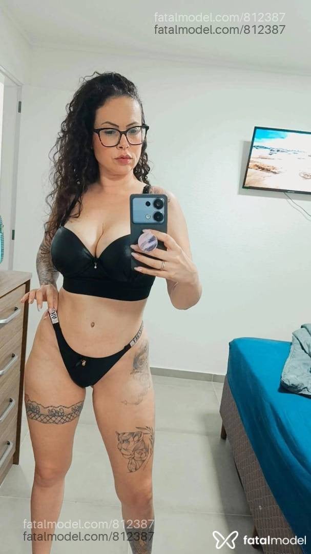 Acompanhante mulher com cabelo castanho de olhos castanhos - Amanda Soares