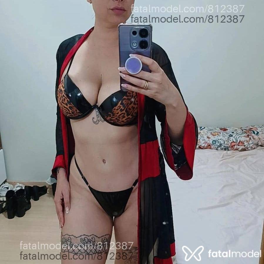 Acompanhante mulher com cabelo castanho de olhos castanhos - Amanda Soares