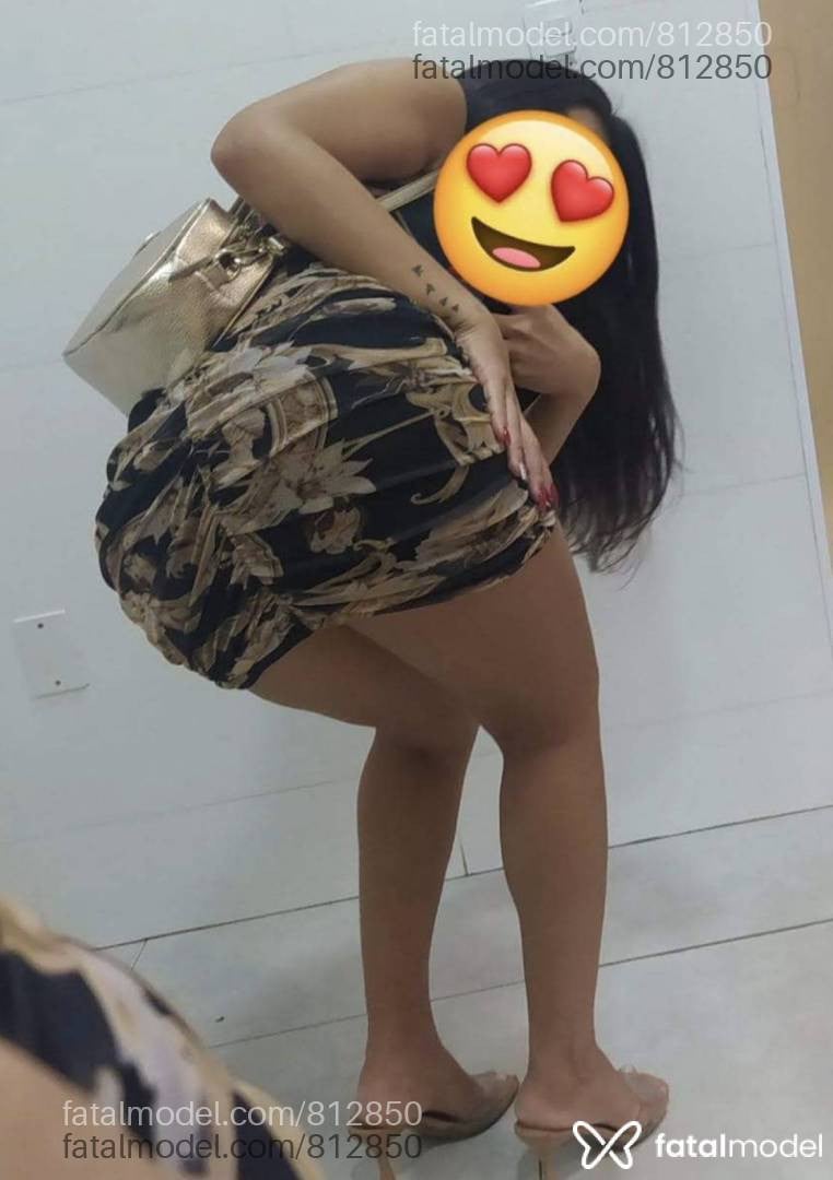Acompanhante mulher morena (o) de olhos pretos - Carla Mori