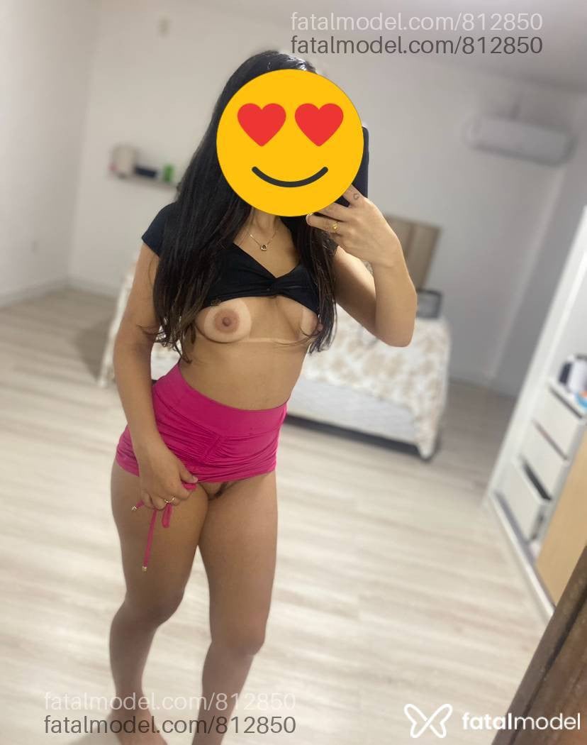 Acompanhante mulher morena (o) de olhos pretos - Carla Mori