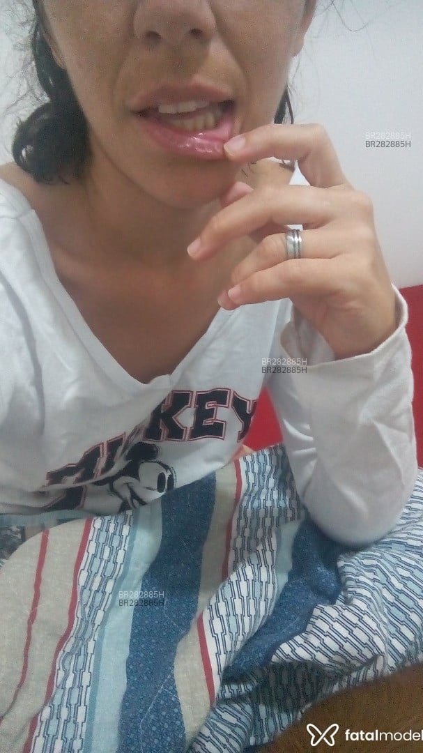 Acompanhante mulher com cabelo castanho de olhos mel em Londrina - Mirella Dos Reis