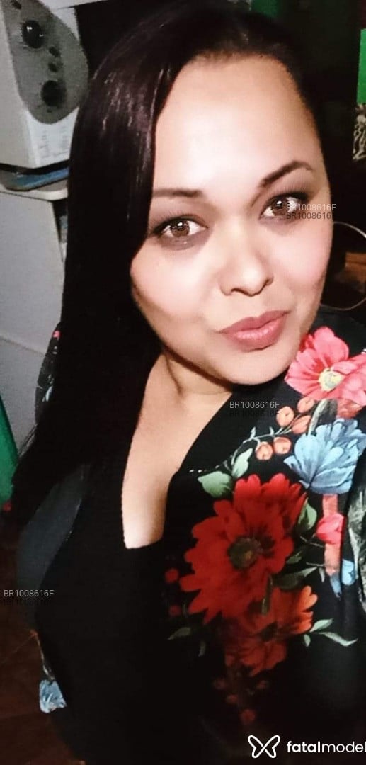 Acompanhante mulher com cabelo castanho de olhos mel em Venâncio Aires - Poliana