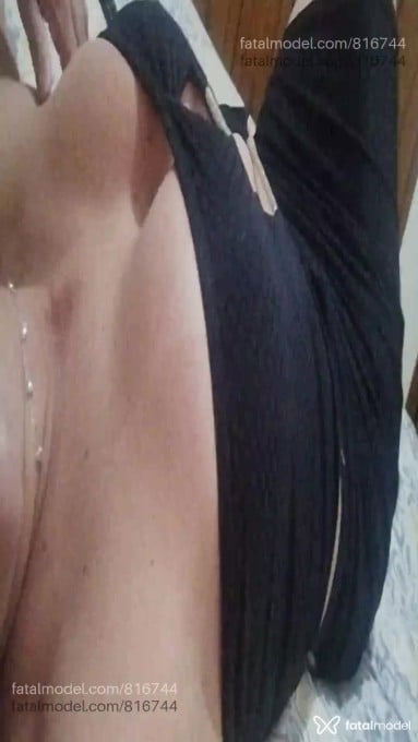 Acompanhante mulher loira (o) de olhos mel - Carolyna Saagaz Acompanhante mulher loira (o) de olhos mel - Carolyna Saagaz