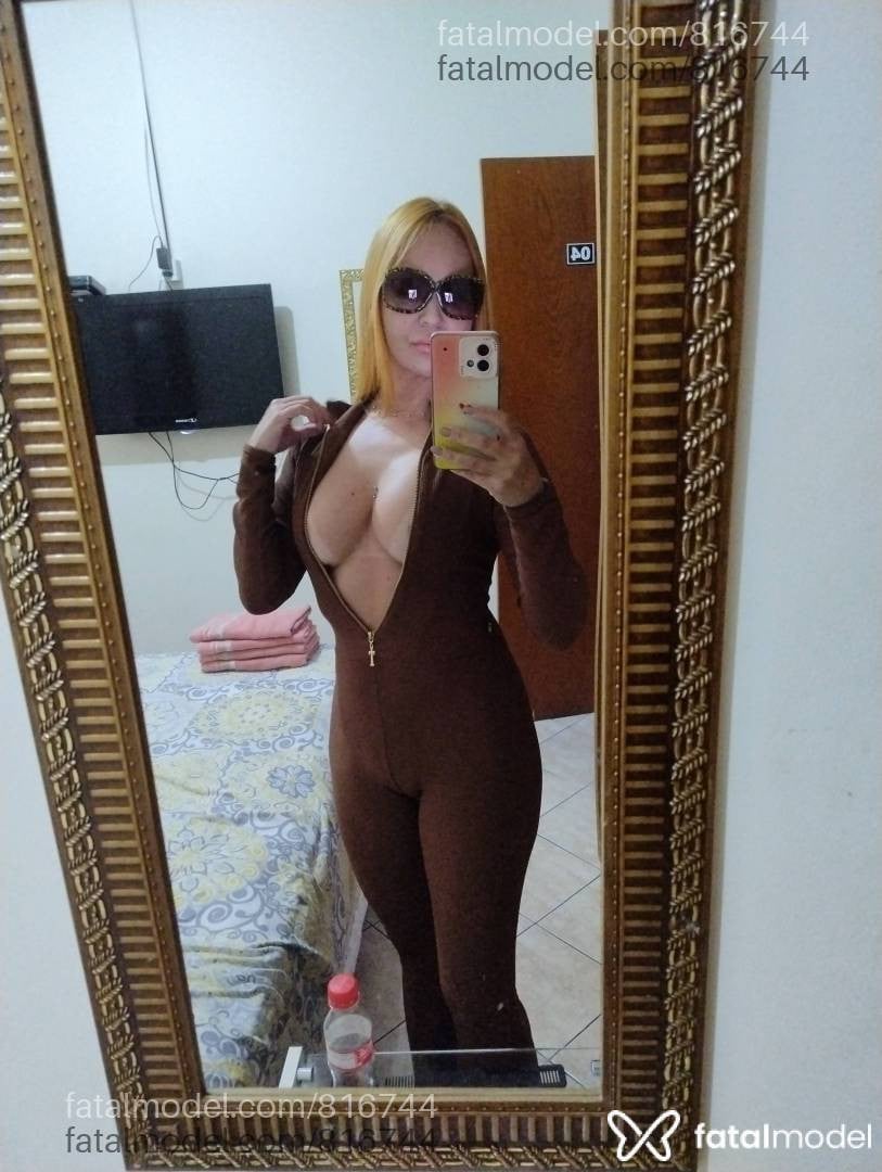 Acompanhante mulher loira (o) de olhos mel em São José dos Campos - Carolina Saagaz