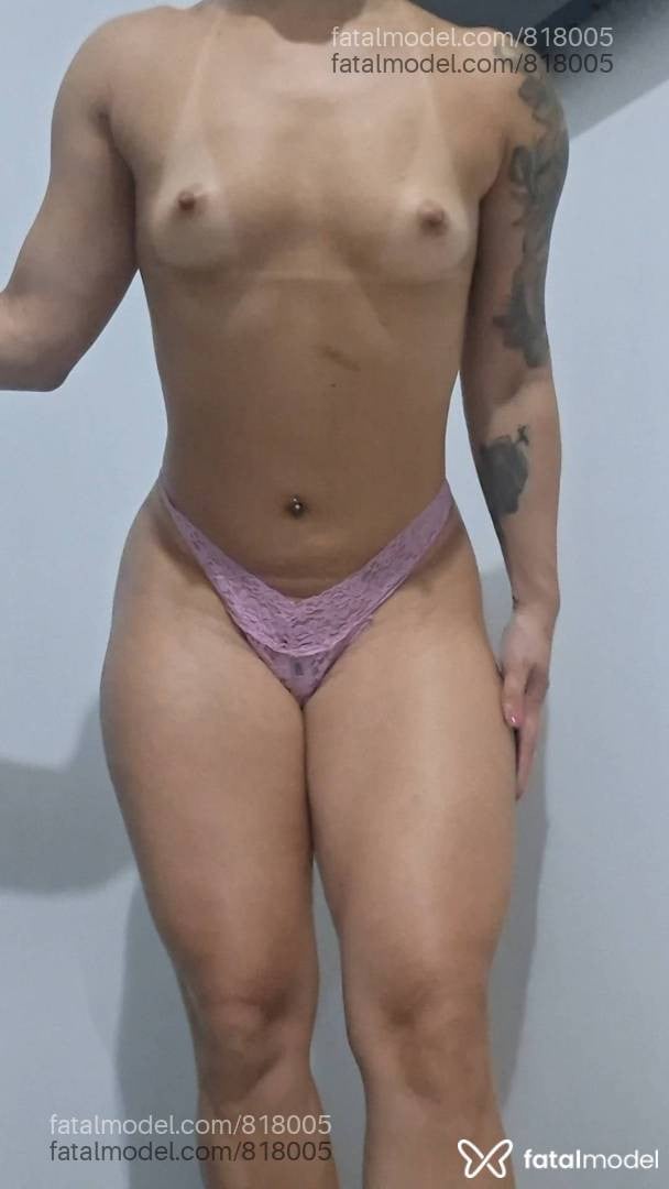 Acompanhante mulher morena (o) de olhos castanhos - Ravena