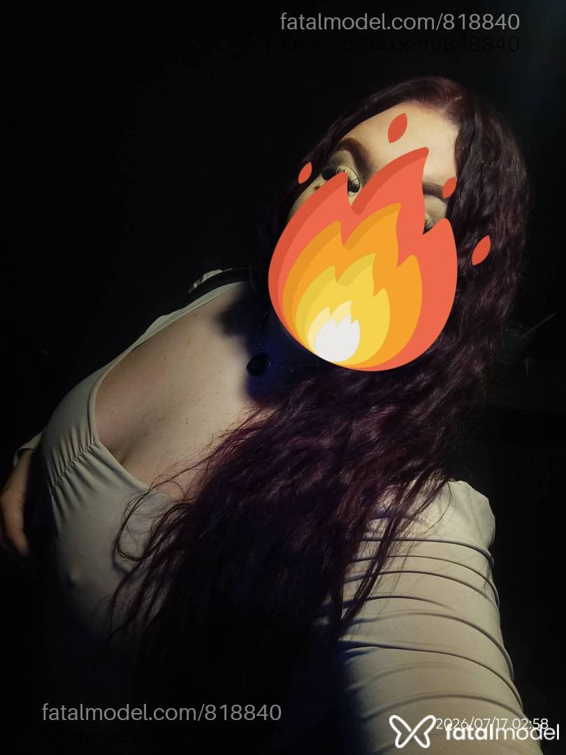 Acompanhante mulher ruiva (o) de olhos castanhos - BIANCAPLUS SIZE