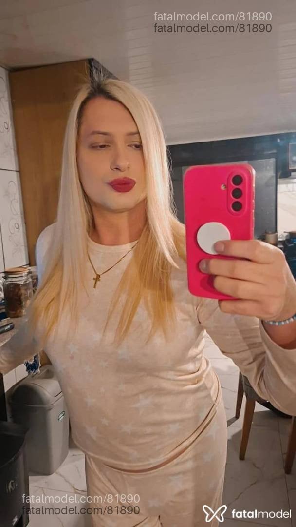Acompanhante mulher trans loira (o) de olhos castanhos - Miavadia