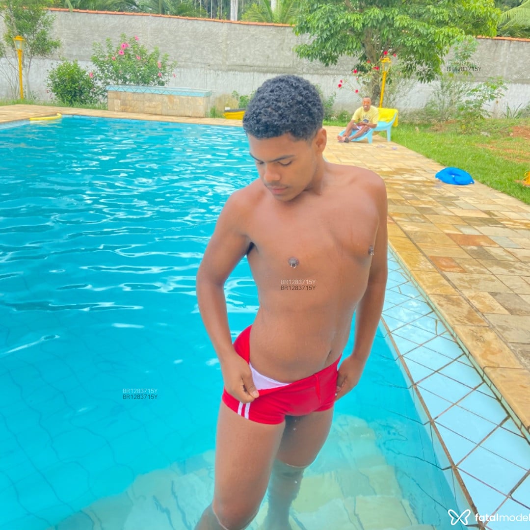 Acompanhante homem morena (o) de olhos castanhos em Pouso Alegre - Leonardo