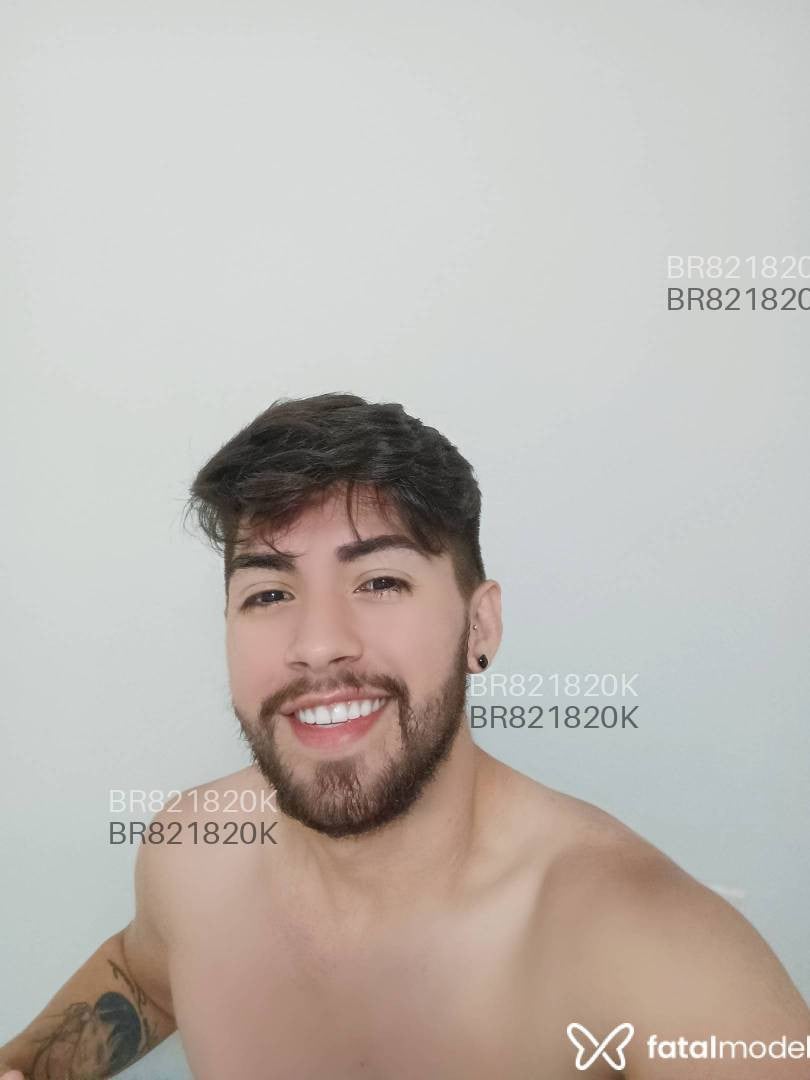 Acompanhante homem com cabelo castanho de olhos castanhos em Belo Horizonte - LUCAS SAMPAIO