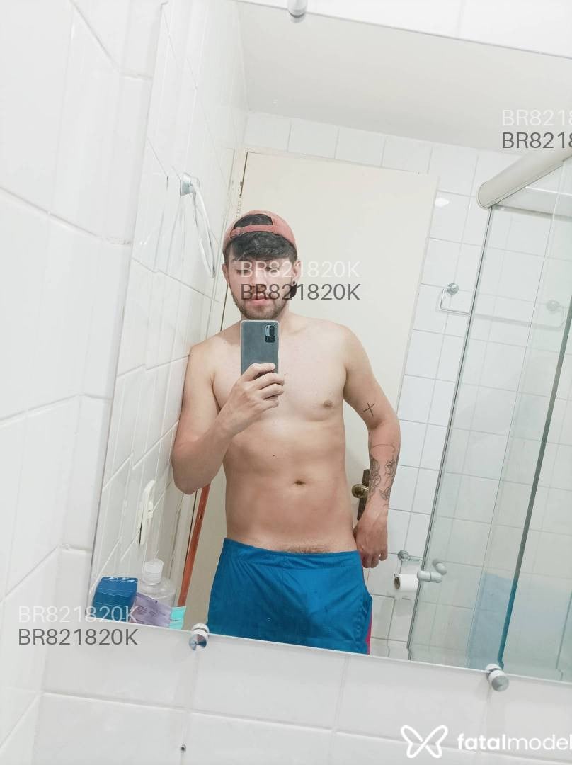 Acompanhante homem com cabelo castanho de olhos castanhos em Belo Horizonte - LUCAS SAMPAIO
