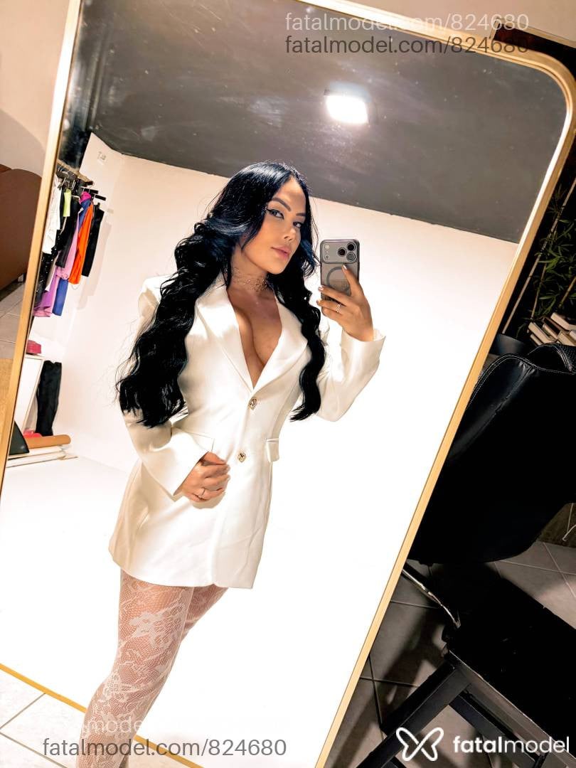 Acompanhante mulher morena (o) de olhos pretos em Recife Acompanhante mulher morena (o) de olhos pretos em Recife - Karol suzuky