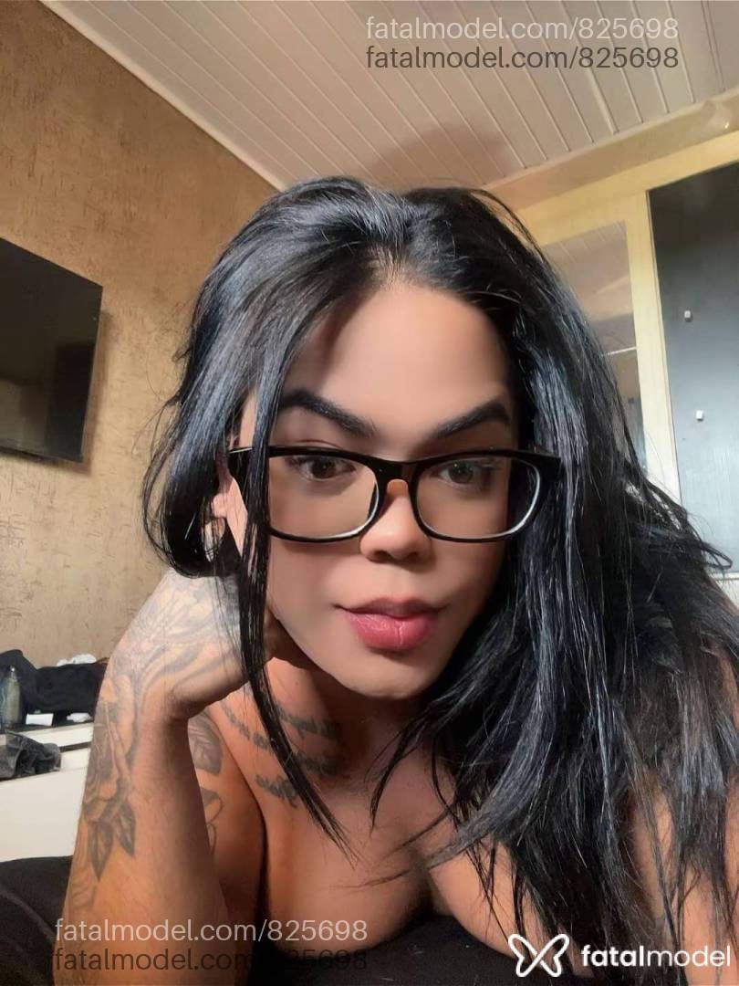Acompanhante mulher trans morena (o) de olhos mel - Rebecca Morgon
