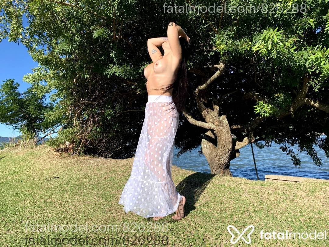 Acompanhante mulher morena (o) de olhos castanhos - Nicole