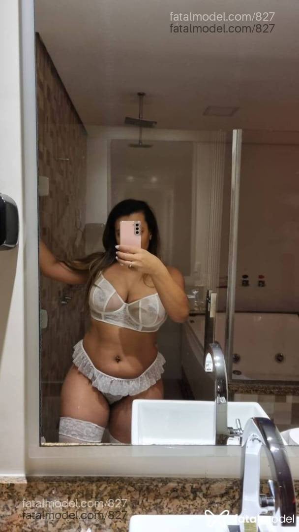 Acompanhante mulher loira (o) de olhos castanhos - Camilla Barbieri