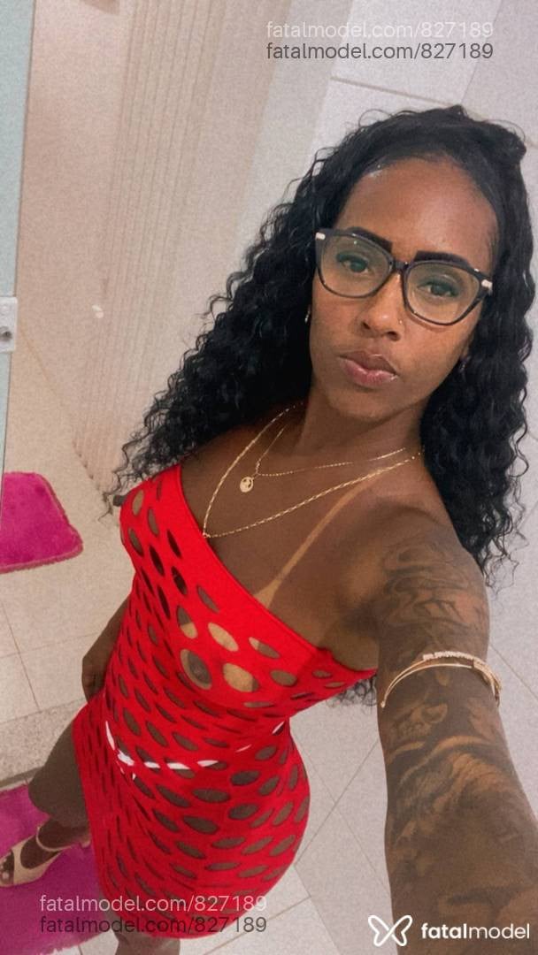 Acompanhante mulher morena (o) de olhos cinza - Talita