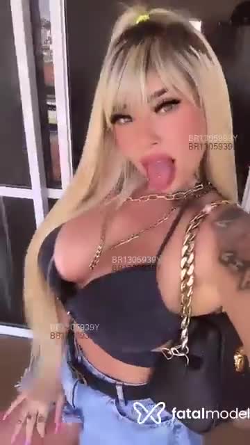 Acompanhante mulher loira (o) de olhos verdes em Ribeirão Preto Acompanhante mulher loira (o) de olhos verdes em Ribeirão Preto - Fênix