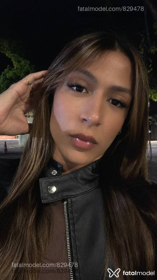 Acompanhante mulher trans ruiva (o) de olhos pretos - Victoriaavellar