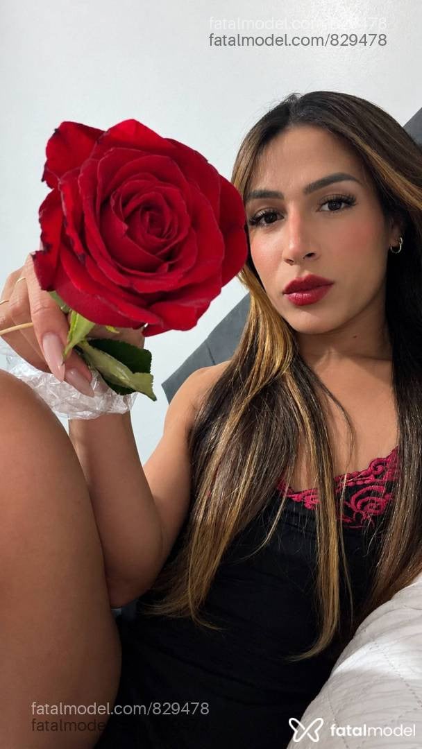 Acompanhante mulher trans ruiva (o) de olhos pretos - Victoriaavellar